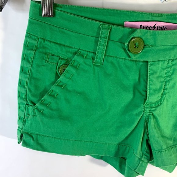 Free Style Revolution Casual Shorts Stitched - Picture 3 of 10